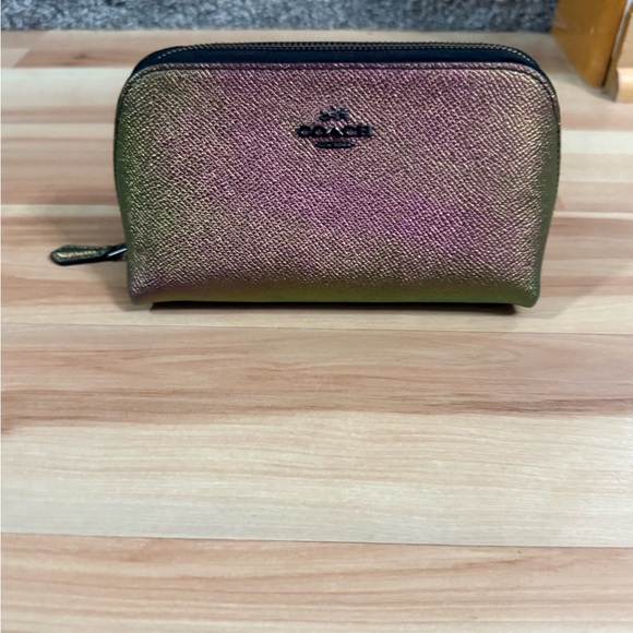 Coach Hologram Irridescent Make up Case - Picture 1 of 11